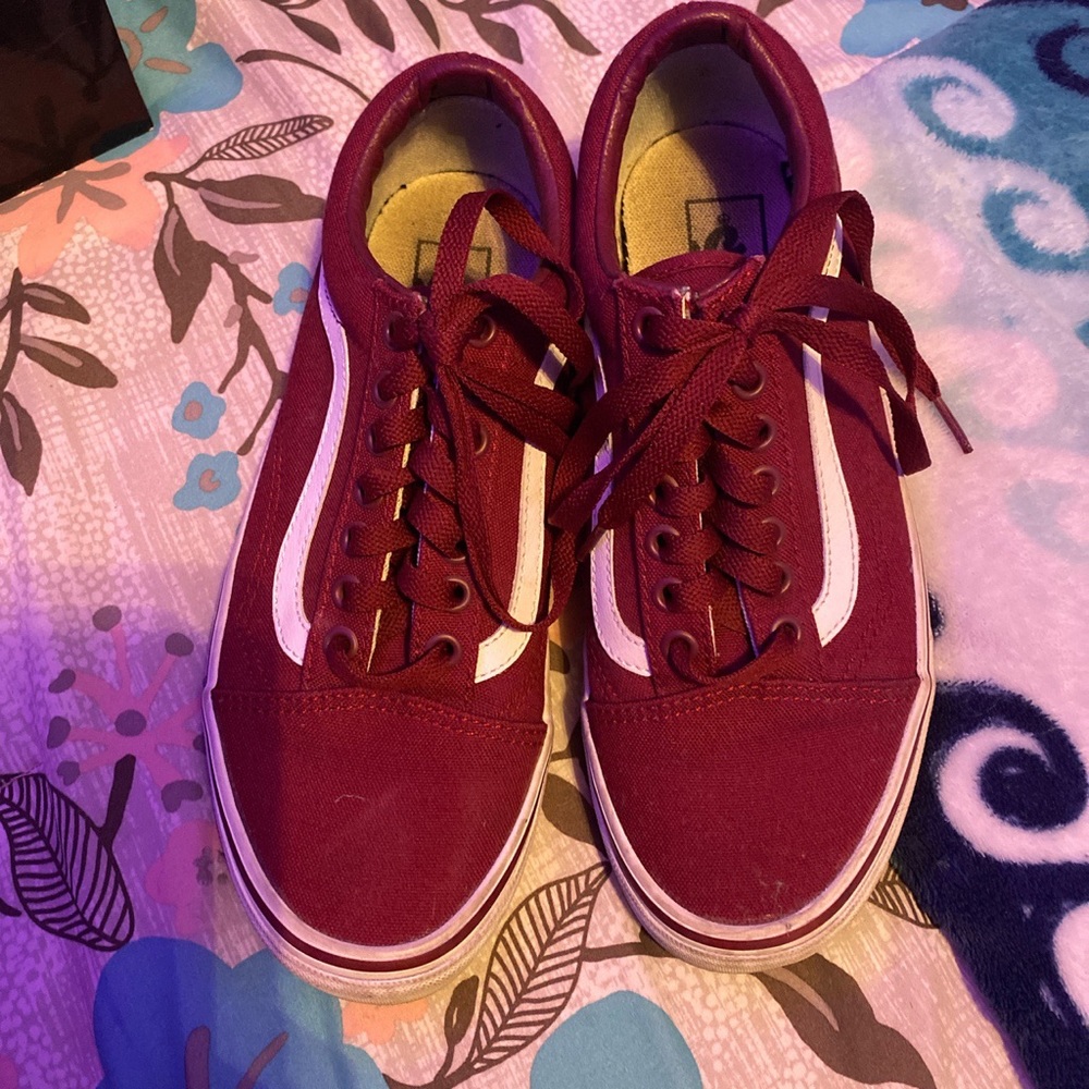 Burgundy low top Vans